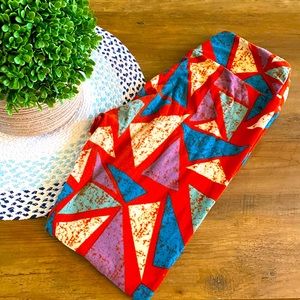 Lularoe Pattern Leggings (OS) Fits Pants Size 0-10